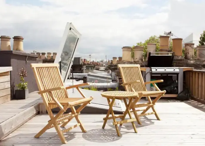 Sunny 2 Bedroom, 2 Bathroom Apartment With Roof Terrace